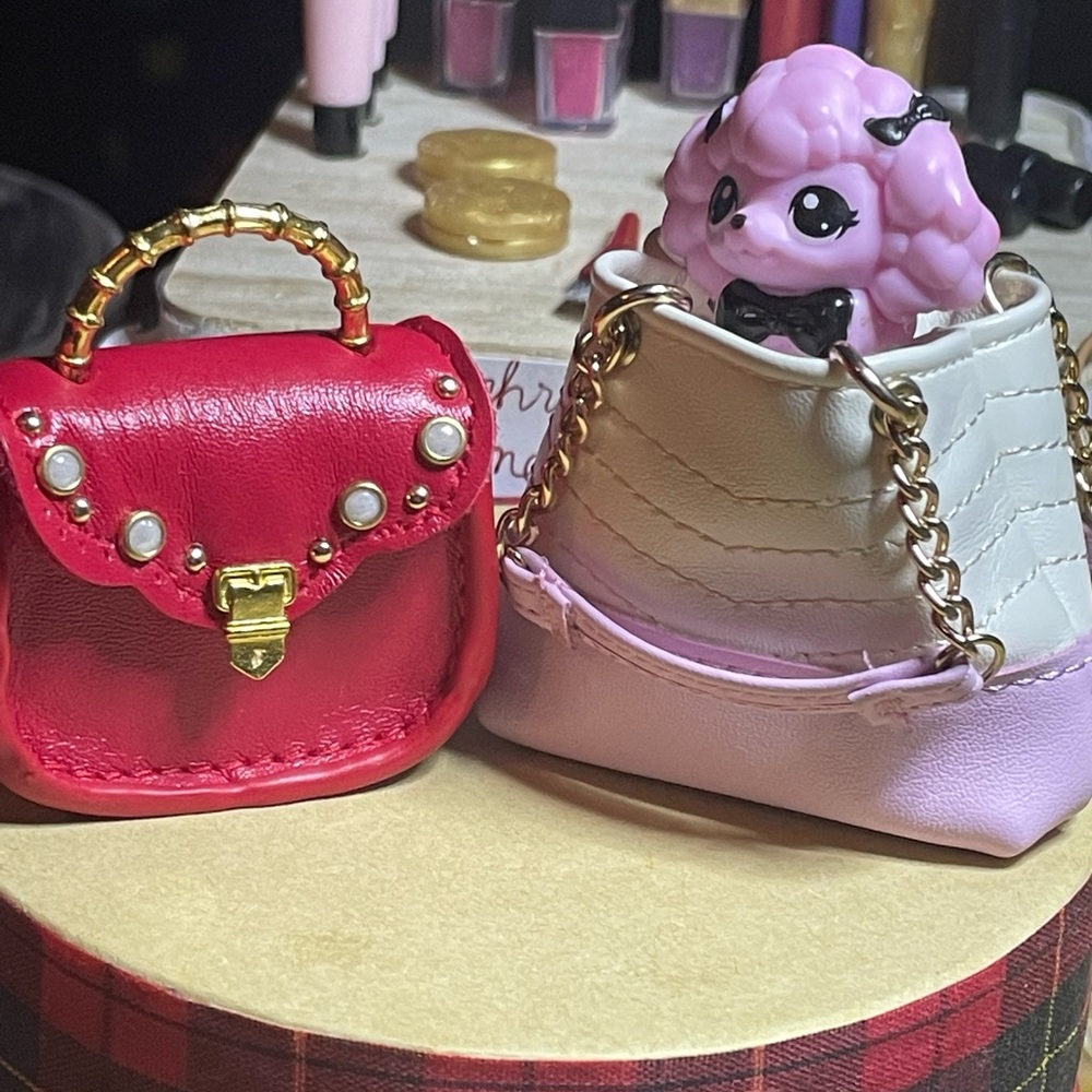 Zuru Mini Fashion 2 handbags and pink poodle